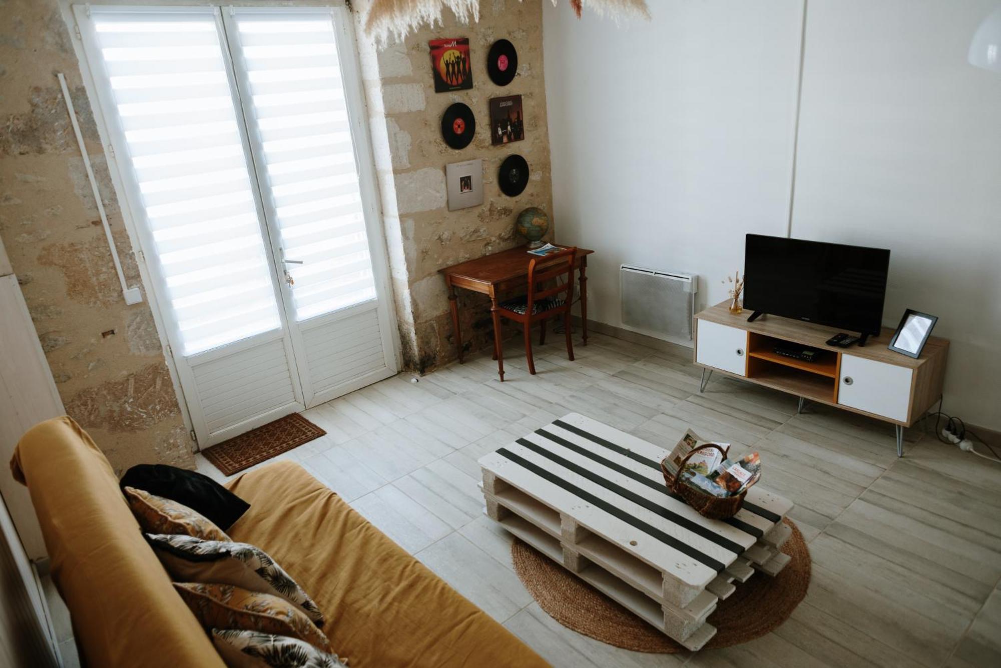 شقة Studio De Plain-Pied Avec Terrasse Et Jardin Saint-Meard-de-Gurcon المظهر الخارجي الصورة
